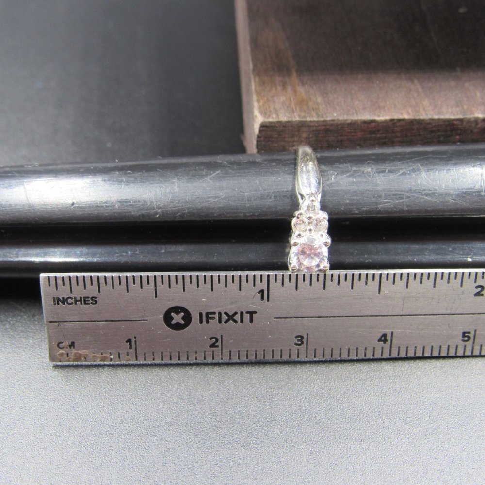 Size 6 10K Gold Cluster Style Cubic Zirconia Ring - Picture 7 of 8